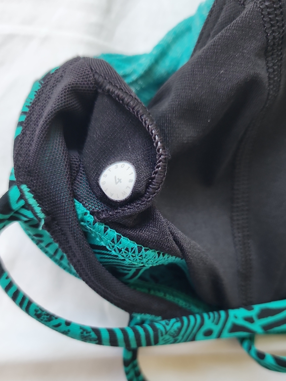 Lululrmon Size 4Women’s Teal Strappy Tank Top Built In Bra - Picture 4 of 5